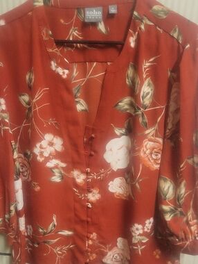 Soho Rust Floral Button-Down V-Neck Blouse